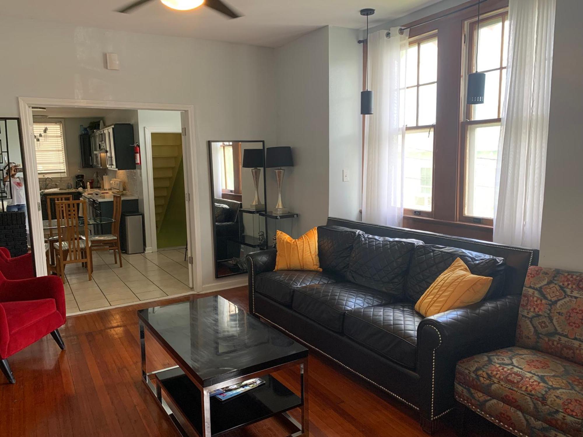 Apartment Large Spacious Beautiful