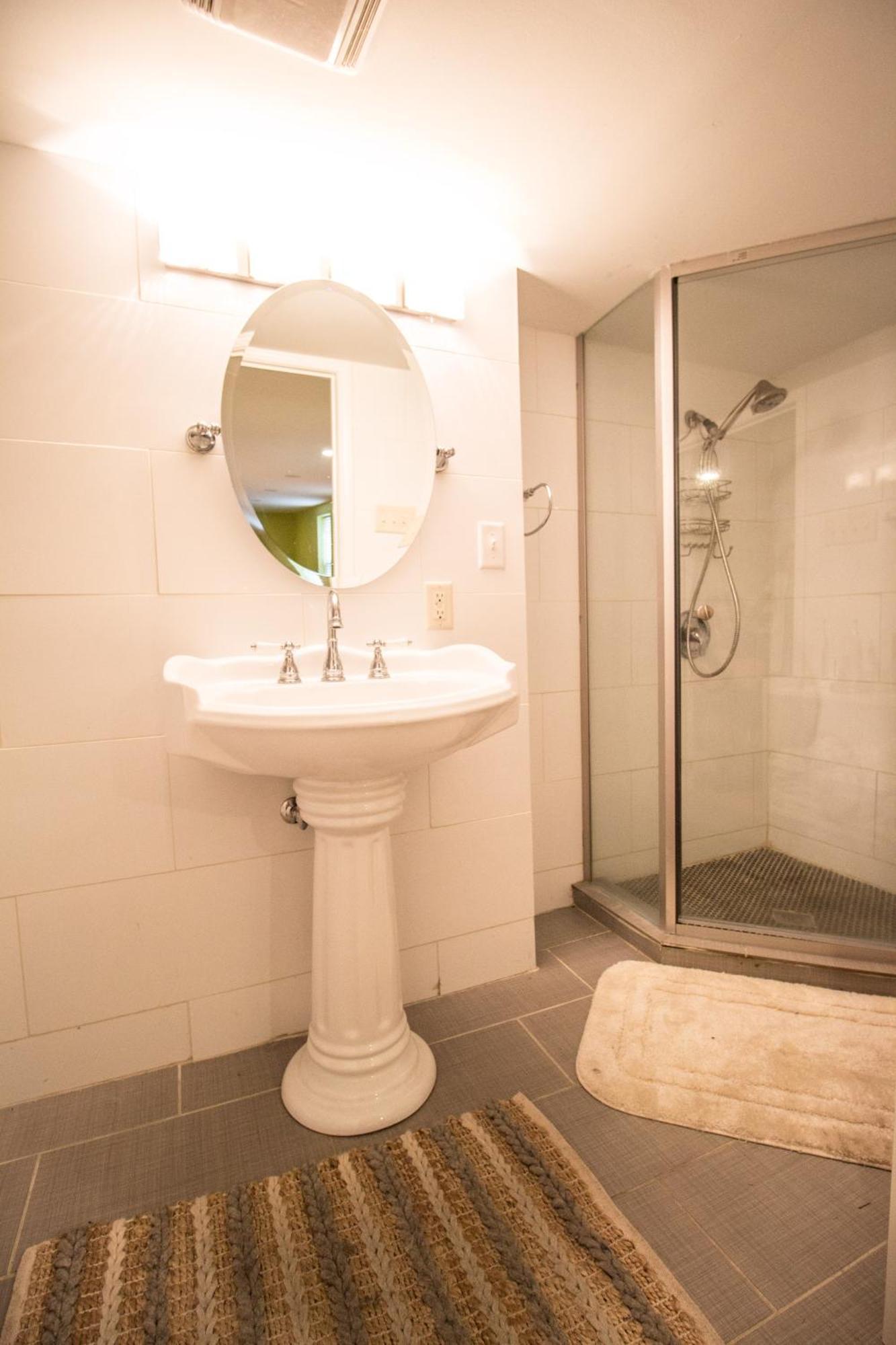 Apartment Large Spacious Beautiful